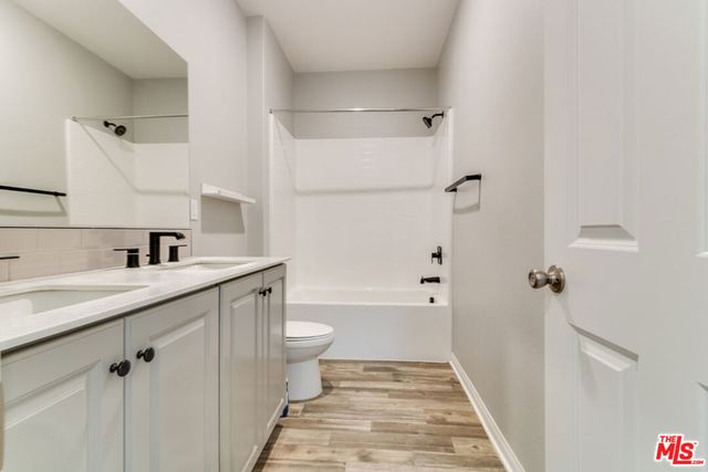 713 Daniel Freeman Circle, Inglewood, CA 90301