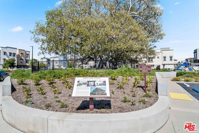 713 Daniel Freeman Circle, Inglewood, CA 90301