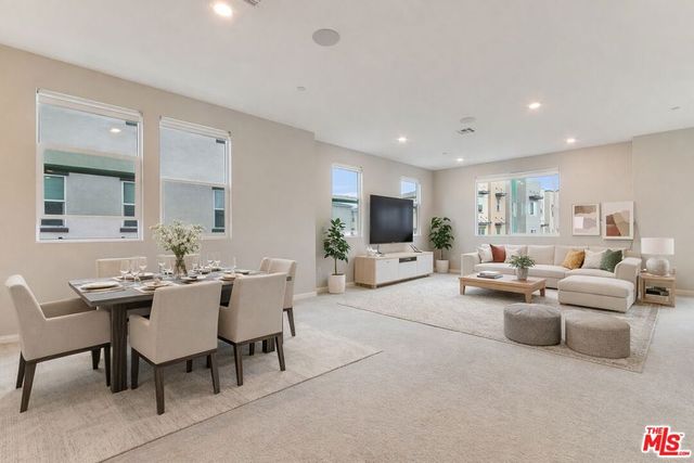 713 Daniel Freeman Circle, Inglewood, CA 90301
