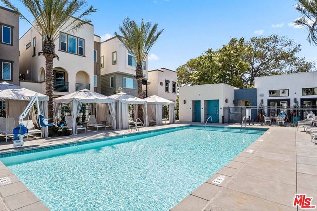 713 Daniel Freeman Circle, Inglewood, CA 90301