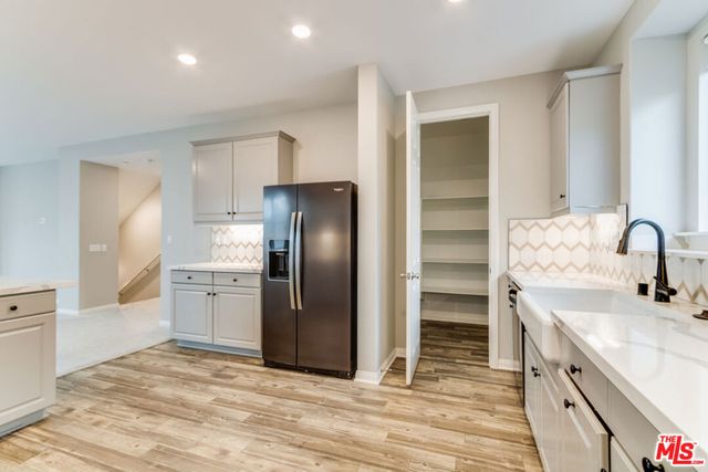 713 Daniel Freeman Circle, Inglewood, CA 90301