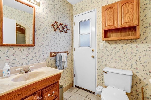 705 Hemlock Court, Redlands, CA 92374