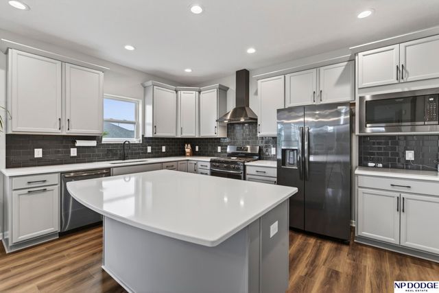 21101 Butler Avenue, Elkhorn, NE 68022