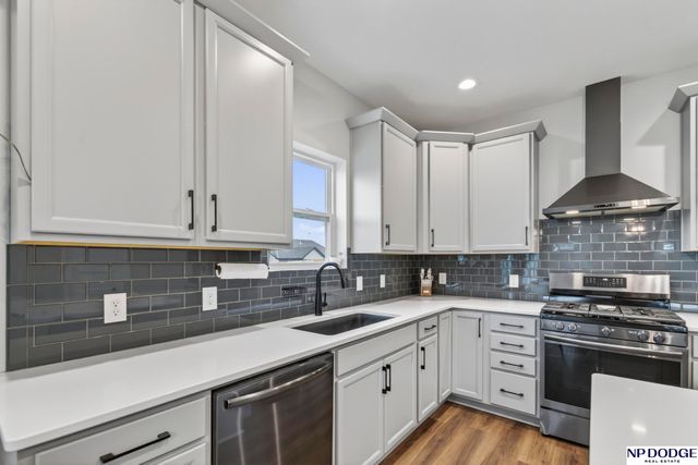 21101 Butler Avenue, Elkhorn, NE 68022
