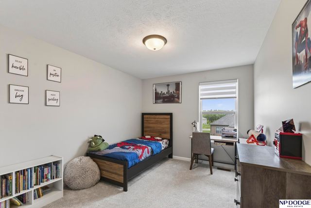 21101 Butler Avenue, Elkhorn, NE 68022