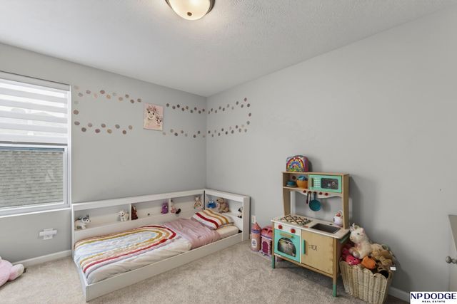 21101 Butler Avenue, Elkhorn, NE 68022