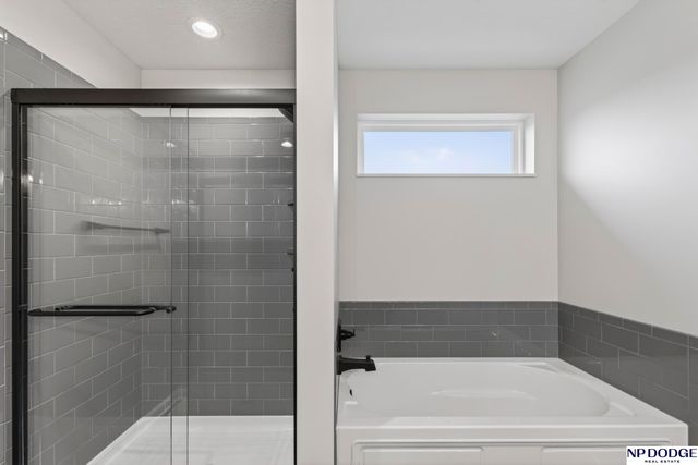 21101 Butler Avenue, Elkhorn, NE 68022