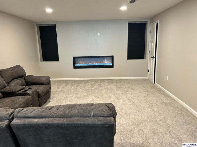 21101 Butler Avenue, Elkhorn, NE 68022