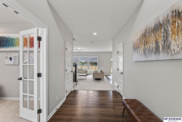 21101 Butler Avenue, Elkhorn, NE 68022