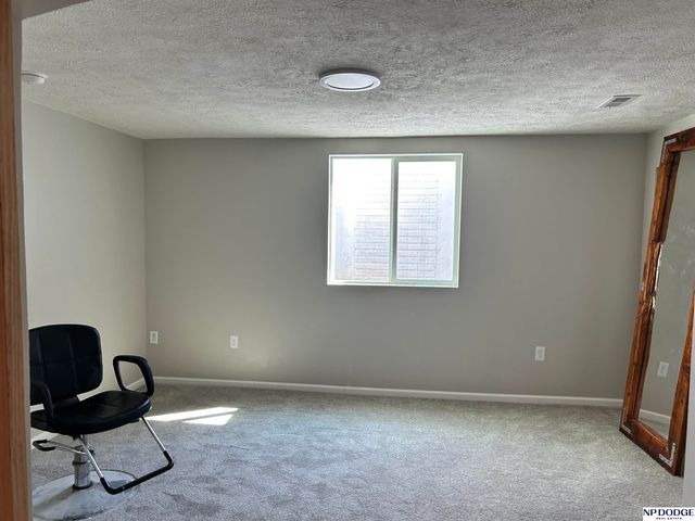 21101 Butler Avenue, Elkhorn, NE 68022