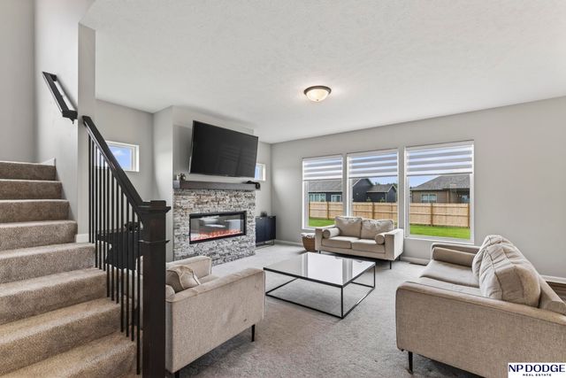 21101 Butler Avenue, Elkhorn, NE 68022