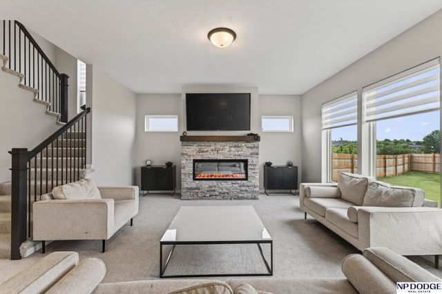 21101 Butler Avenue, Elkhorn, NE 68022