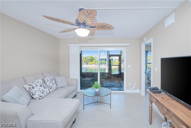 16007 Davis RD 713, Fort Myers, FL 33908