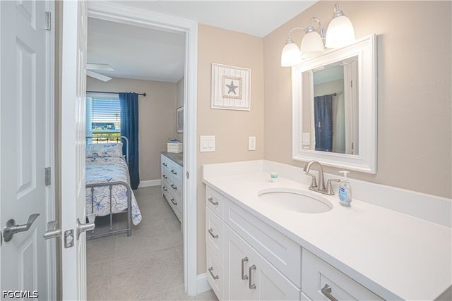 16007 Davis RD 713, Fort Myers, FL 33908