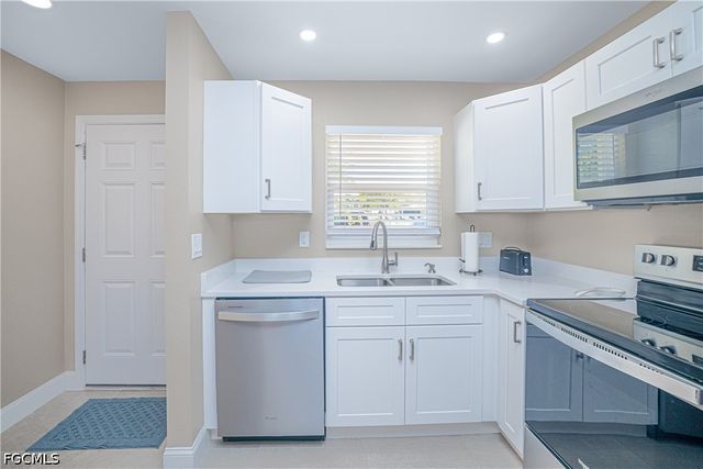 16007 Davis RD 713, Fort Myers, FL 33908