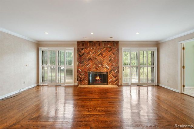 5460 Walnut Knoll Court, West Bloomfield, MI 48323