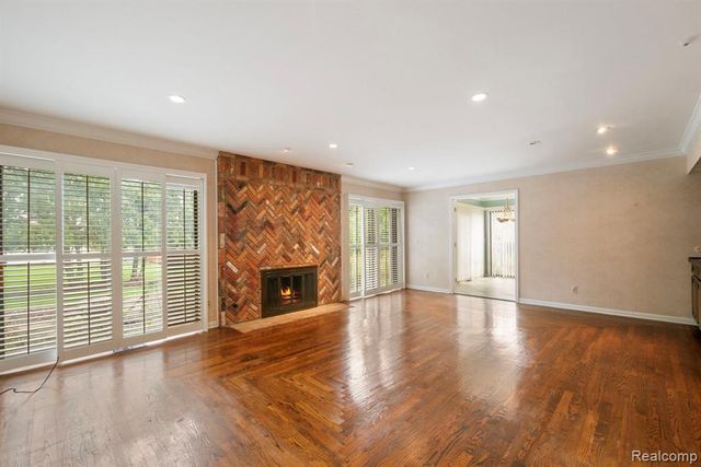 5460 Walnut Knoll Court, West Bloomfield, MI 48323