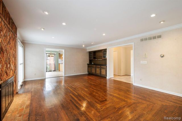 5460 Walnut Knoll Court, West Bloomfield, MI 48323
