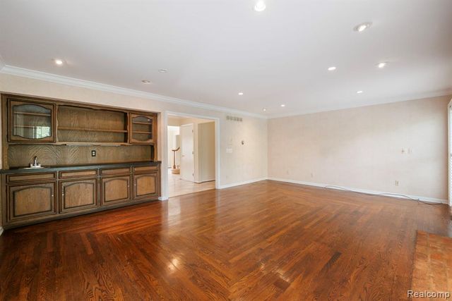 5460 Walnut Knoll Court, West Bloomfield, MI 48323