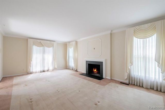 5460 Walnut Knoll Court, West Bloomfield, MI 48323