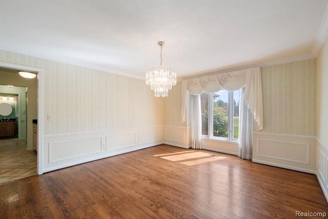 5460 Walnut Knoll Court, West Bloomfield, MI 48323