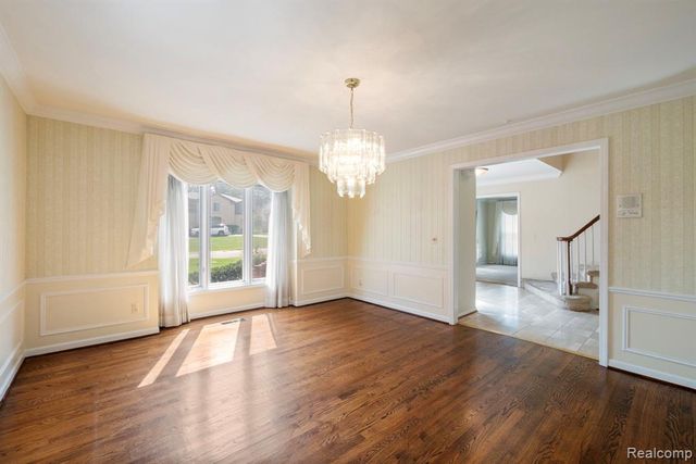 5460 Walnut Knoll Court, West Bloomfield, MI 48323