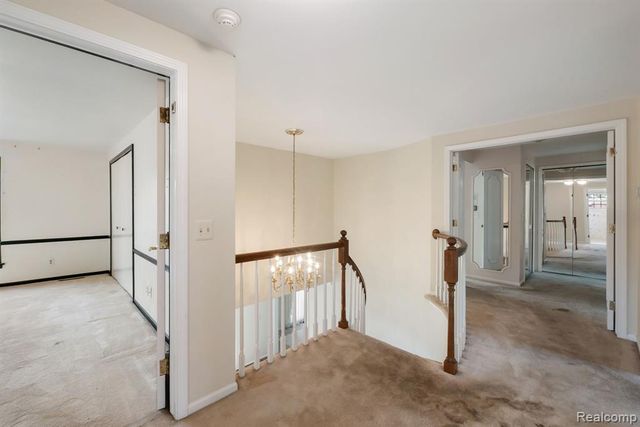 5460 Walnut Knoll Court, West Bloomfield, MI 48323