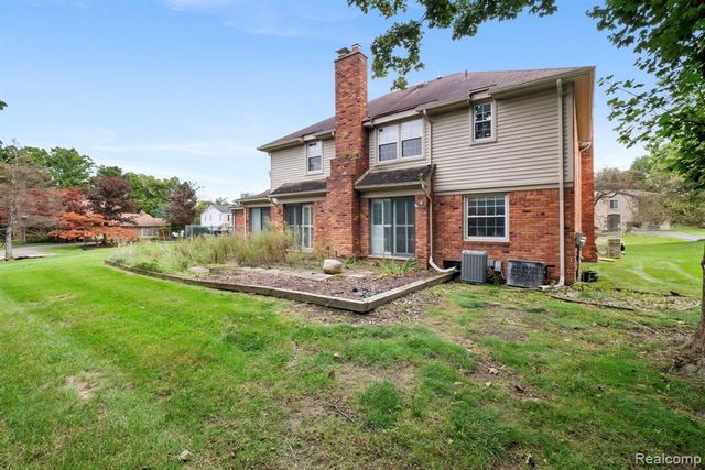 5460 Walnut Knoll Court, West Bloomfield, MI 48323