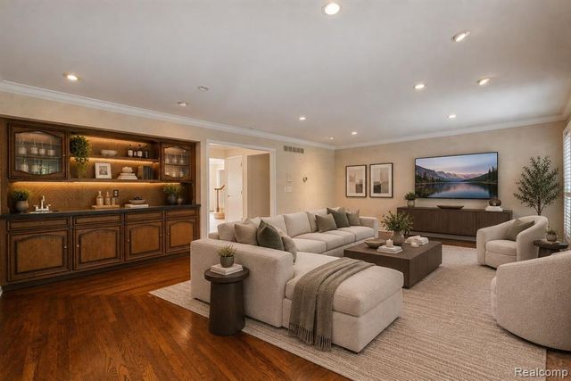 5460 Walnut Knoll Court, West Bloomfield, MI 48323