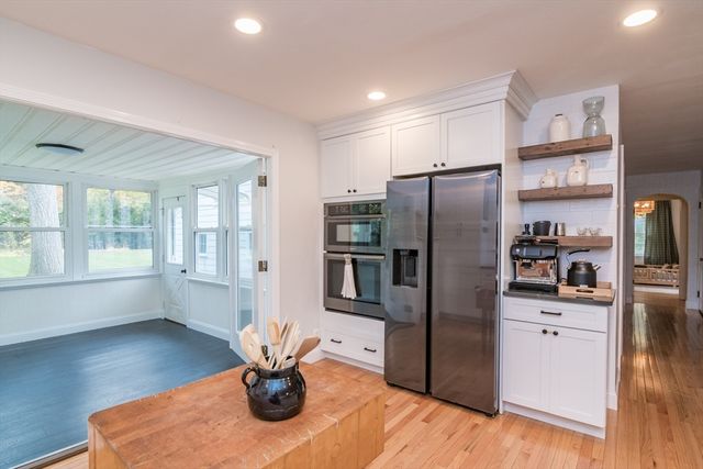 21 Gates Ave, East Longmeadow, MA 01028