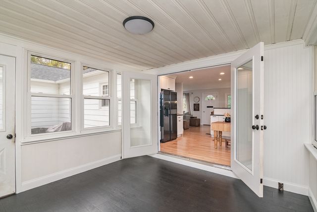 21 Gates Ave, East Longmeadow, MA 01028