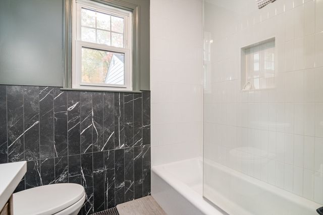 21 Gates Ave, East Longmeadow, MA 01028