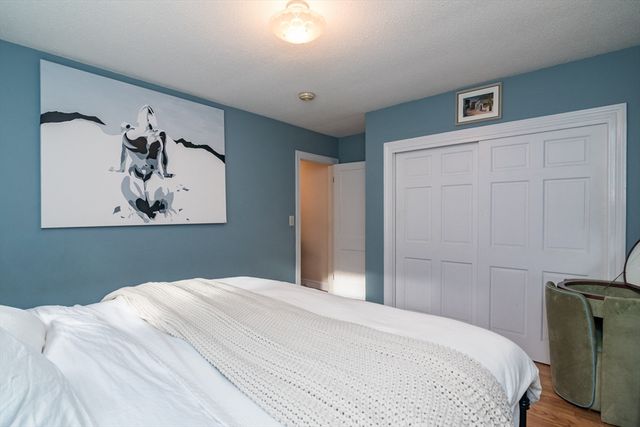 21 Gates Ave, East Longmeadow, MA 01028