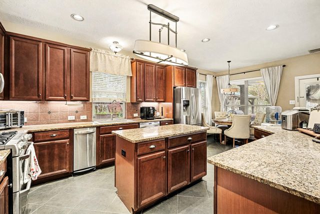 2121 Quiet Falls Lane, League City, TX 77573