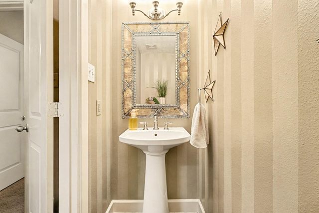 2121 Quiet Falls Lane, League City, TX 77573