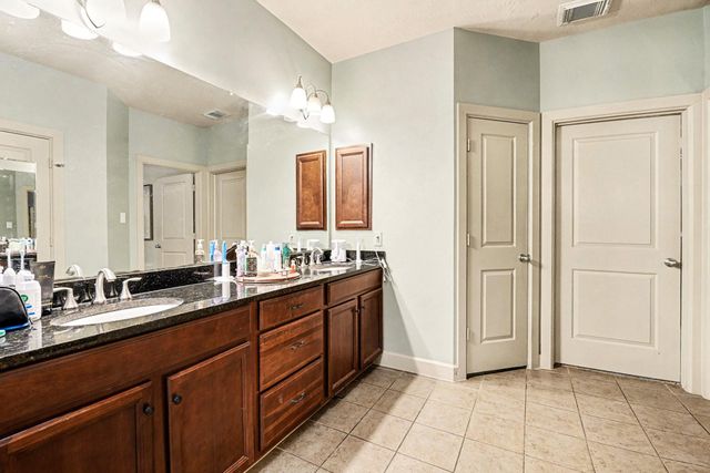 2121 Quiet Falls Lane, League City, TX 77573