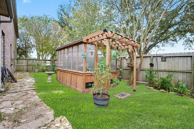 2121 Quiet Falls Lane, League City, TX 77573