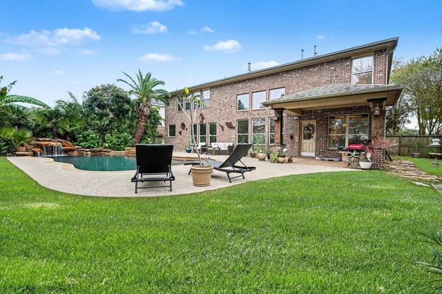 2121 Quiet Falls Lane, League City, TX 77573