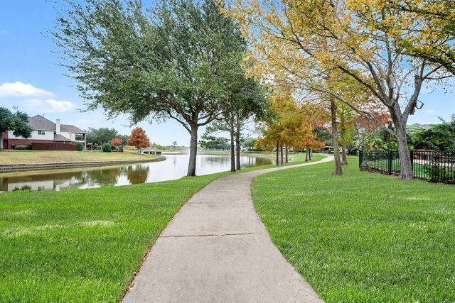 2121 Quiet Falls Lane, League City, TX 77573