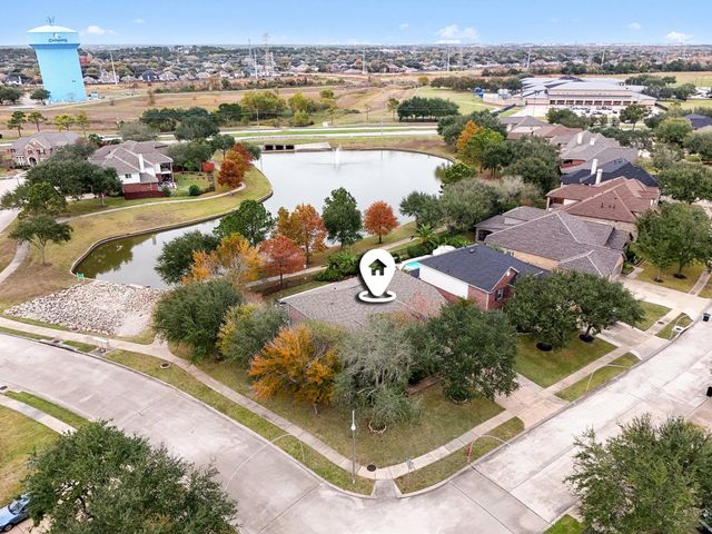 2121 Quiet Falls Lane, League City, TX 77573