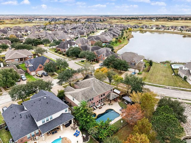 2121 Quiet Falls Lane, League City, TX 77573