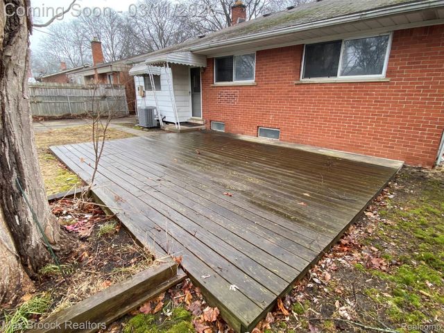 1723 CRESTHILL AVENUE, Royal Oak, MI 48073