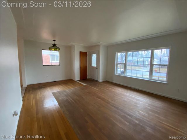 1723 CRESTHILL AVENUE, Royal Oak, MI 48073