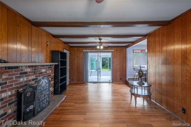 1042 Arapaho Drive, Burton, MI 48509