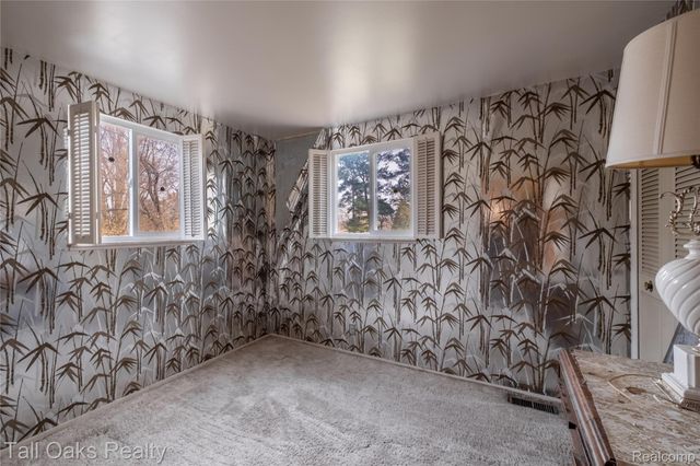 1042 Arapaho Drive, Burton, MI 48509