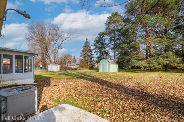 1042 Arapaho Drive, Burton, MI 48509