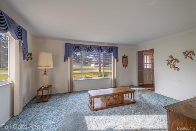 1042 Arapaho Drive, Burton, MI 48509