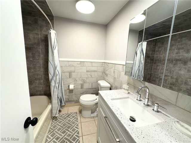 7610 Royal Ridge Drive, Parma, OH 44129