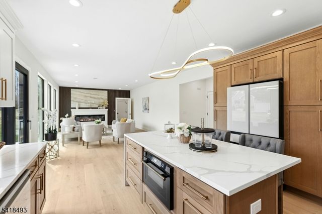 32 Garibaldi St, Bernardsville Boro, NJ 07924