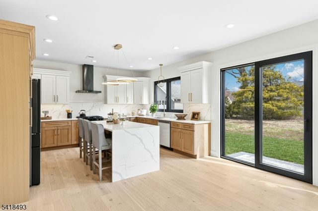 32 Garibaldi St, Bernardsville Boro, NJ 07924